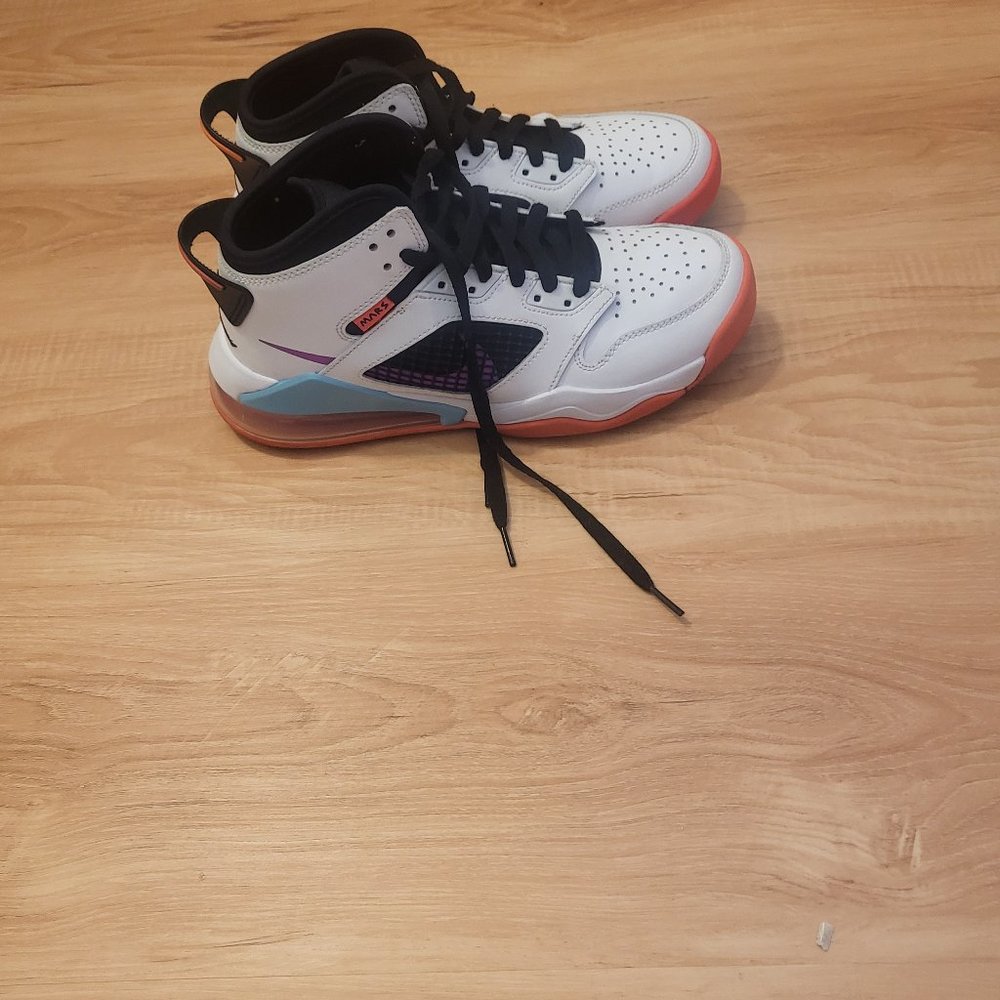 Jordan Mars 270
